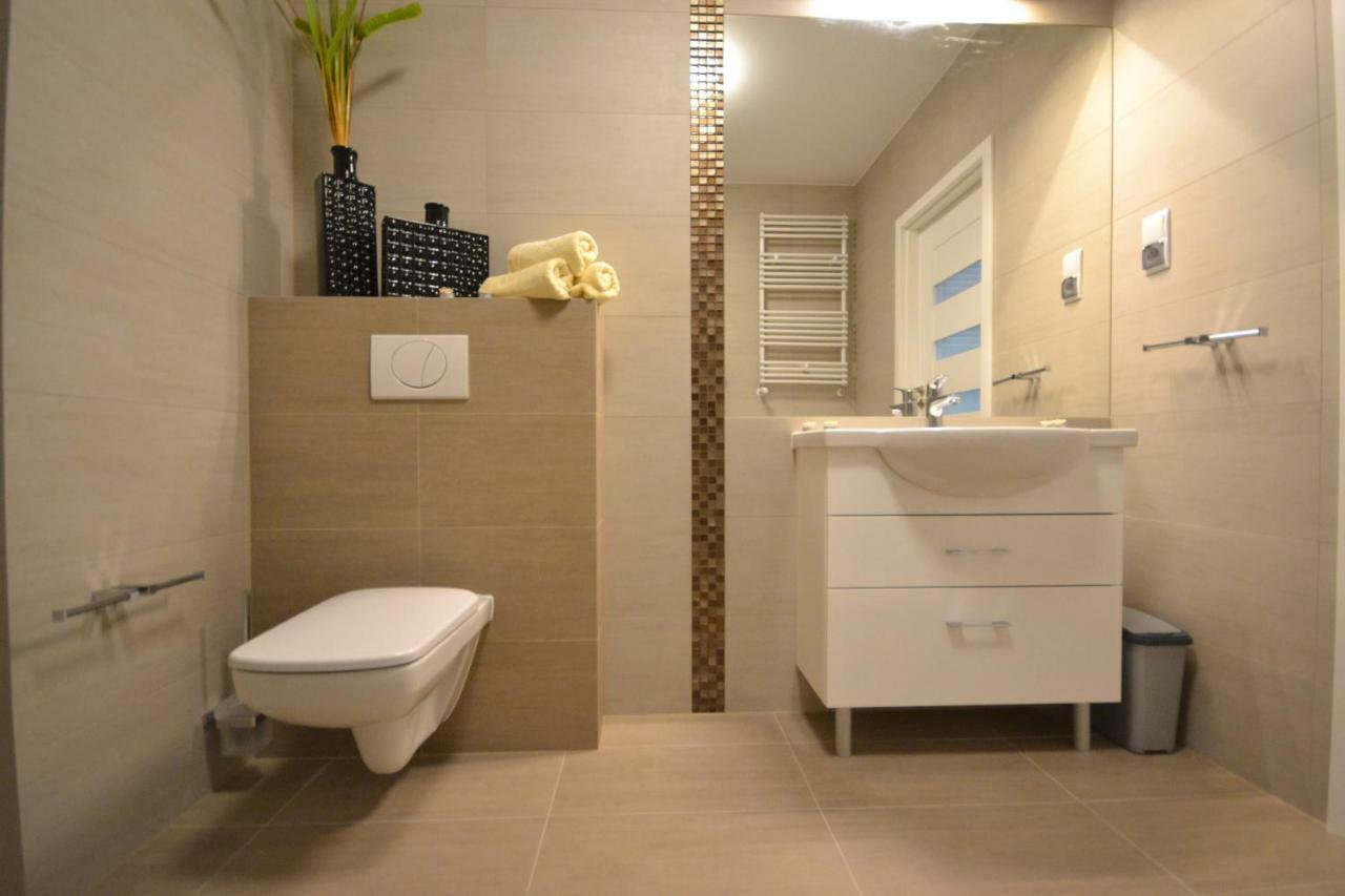 Grand De Luxe Solna